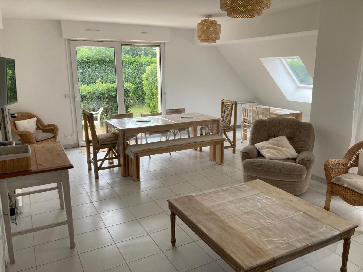 Maison Familiale Dans Une Rue Paisible Gouville-sur-Mer Exterior photo